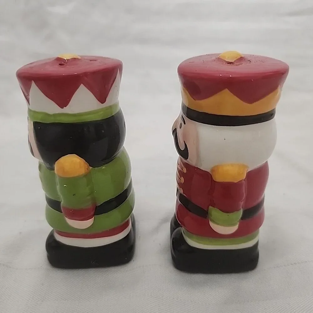 Robert Stanley Ceramic Nutcracker Salt & Pepper Shakers Christmas Holiday